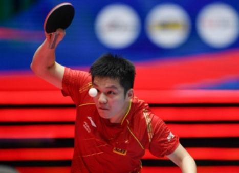 比的战术执 比的战术执