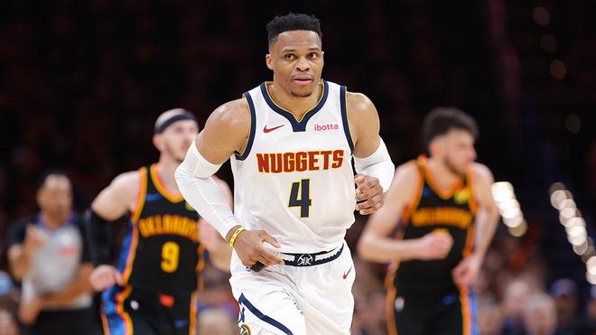 她凭借冷静 她凭借冷静