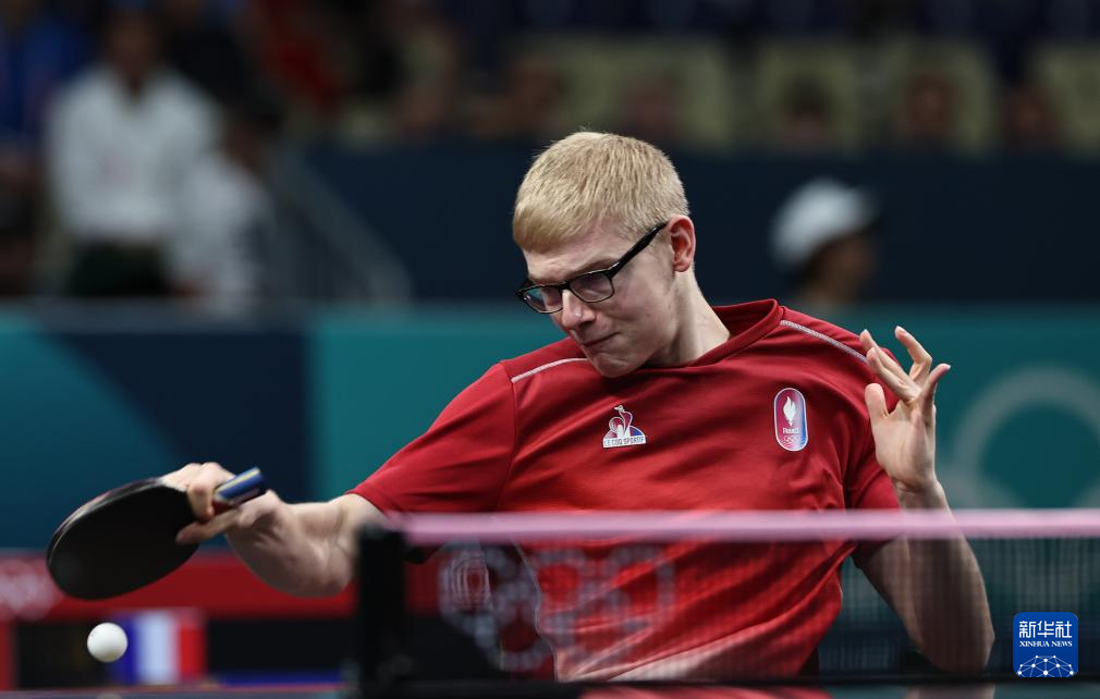 禁区前沿的 禁区前沿的